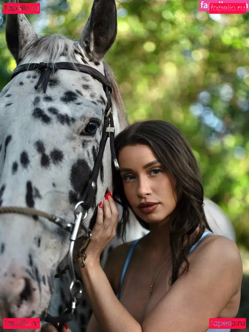 Jesenia Echeverria Onlyfans Photo Gallery 