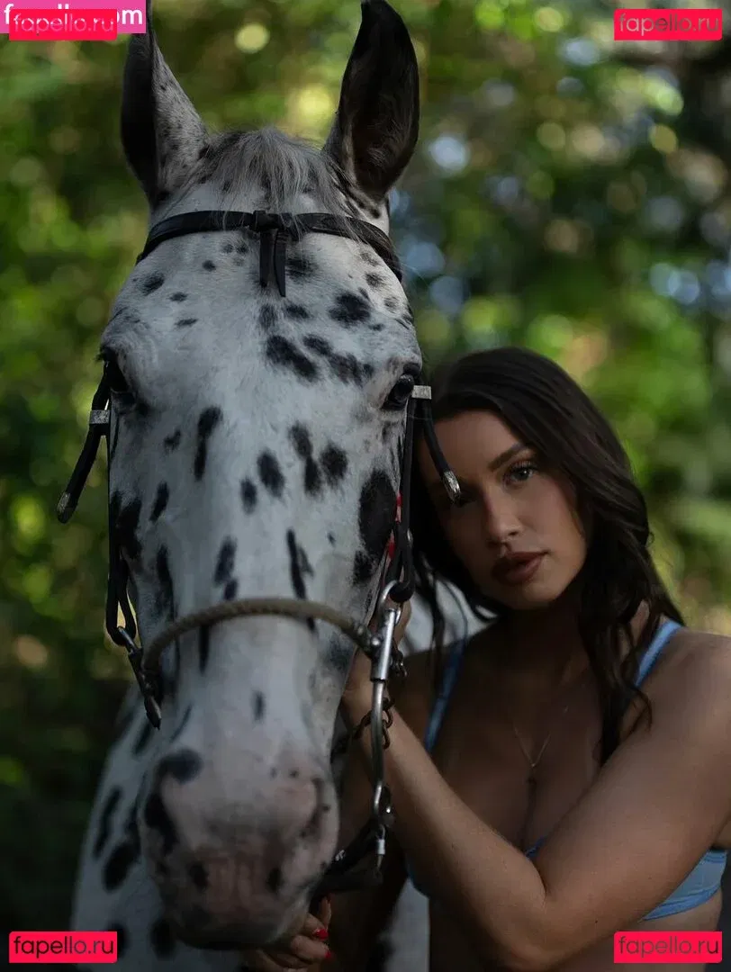 Jesenia Echeverria Onlyfans Photo Gallery 