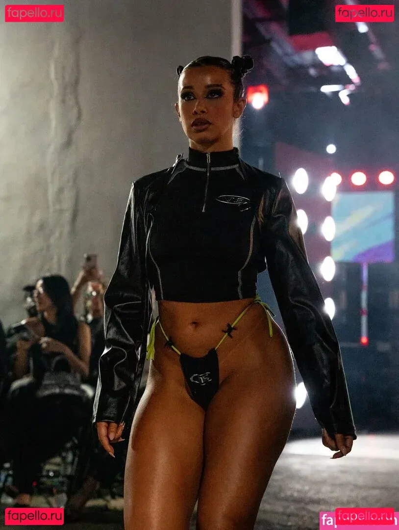 Jesenia Echeverria Onlyfans Photo Gallery 