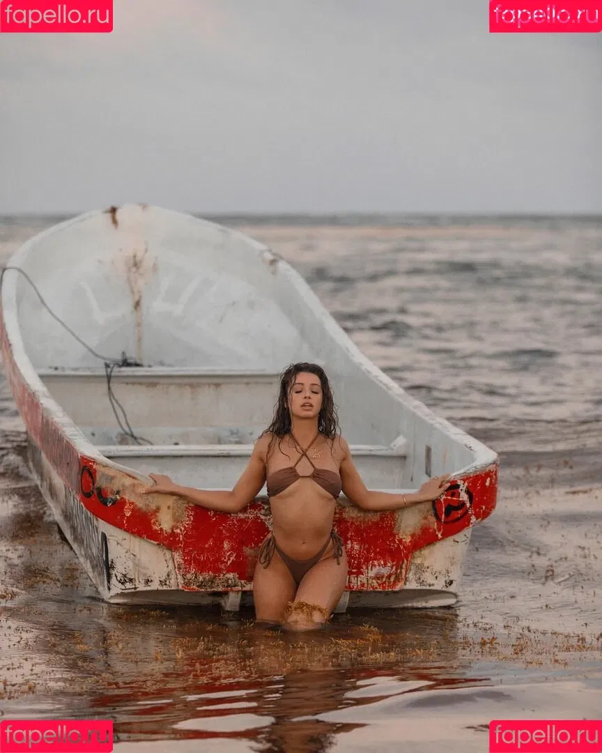 Jesenia Echeverria Onlyfans Photo Gallery 