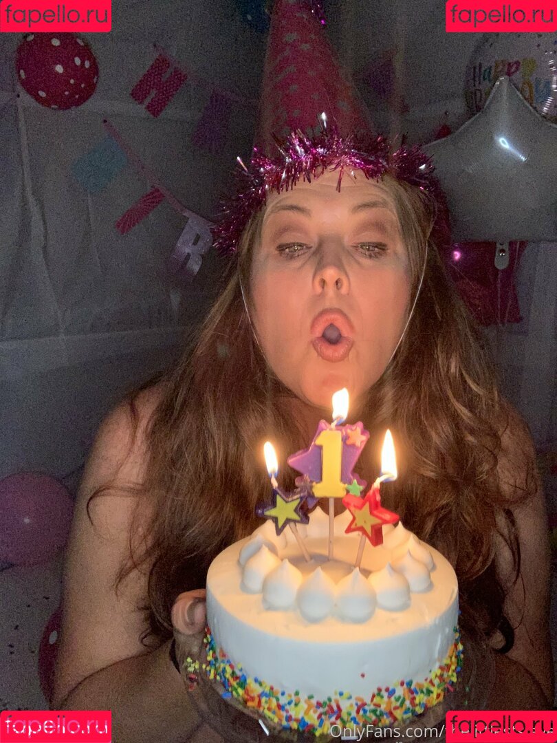 thelittlestslave Onlyfans Photo Gallery 