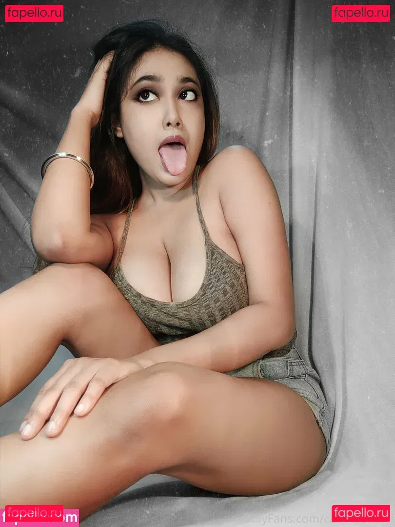 callmesherni Onlyfans Photo Gallery 