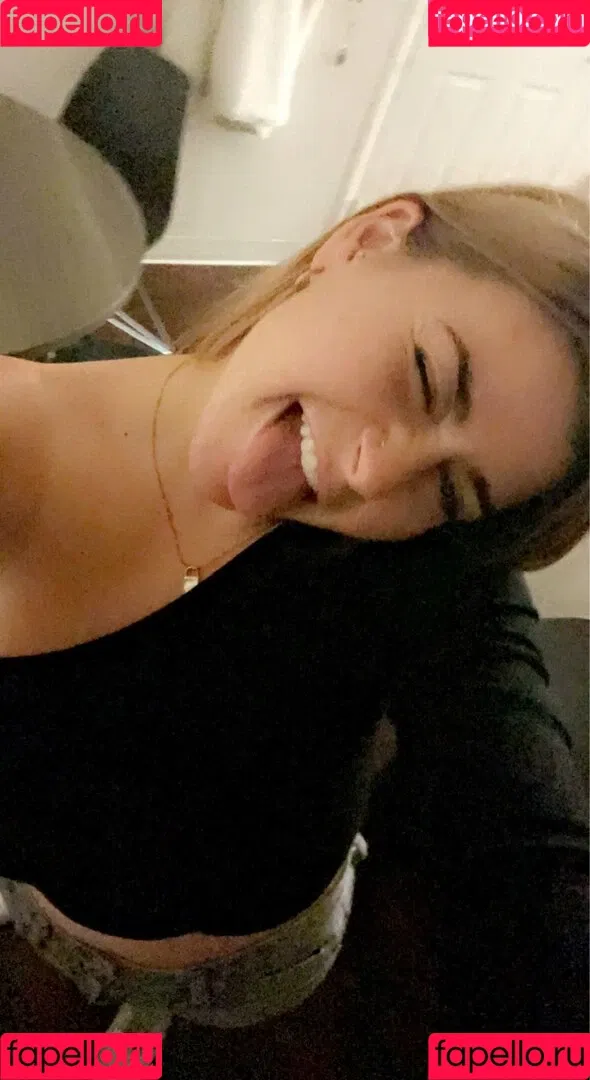 Emma R B Onlyfans Photo Gallery 