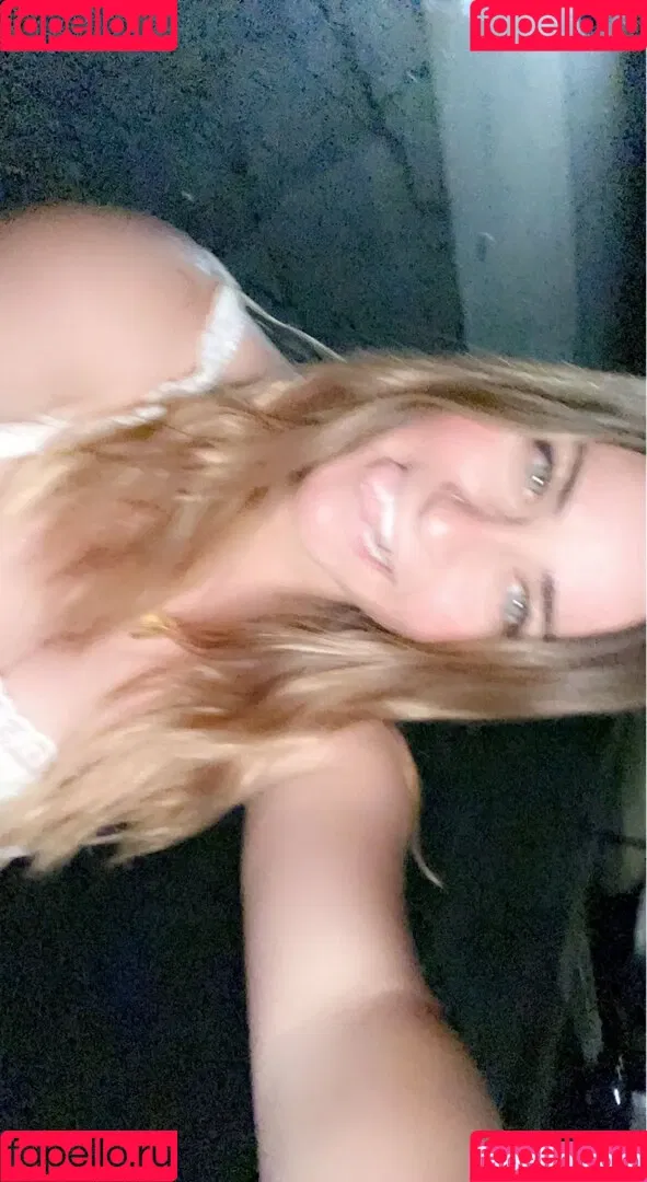Emma R B Onlyfans Photo Gallery 