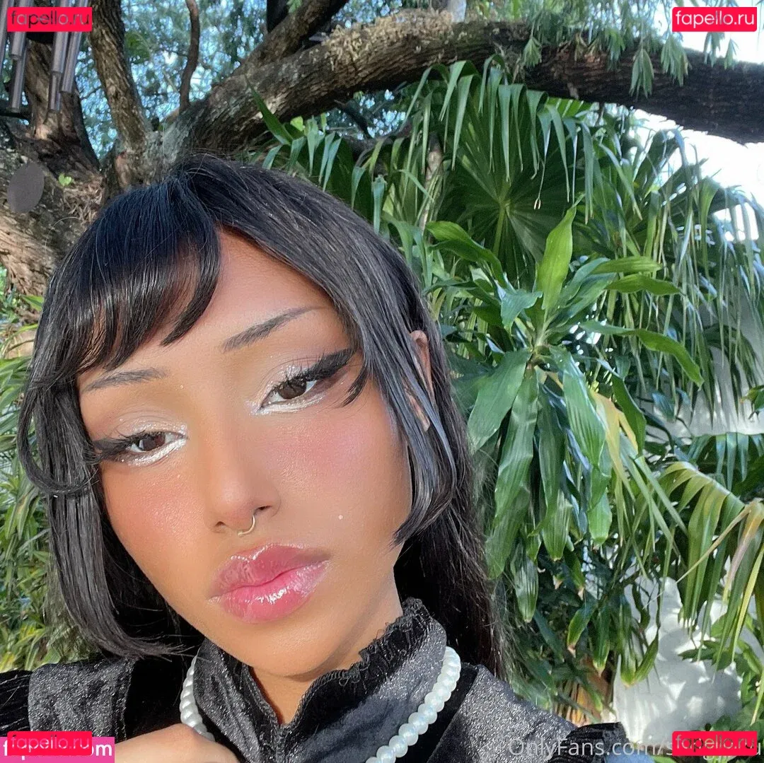 sadgyaru Onlyfans Photo Gallery 