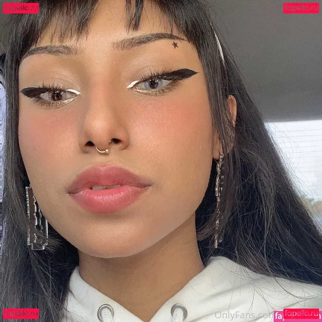 sadgyaru Onlyfans Photo Gallery 