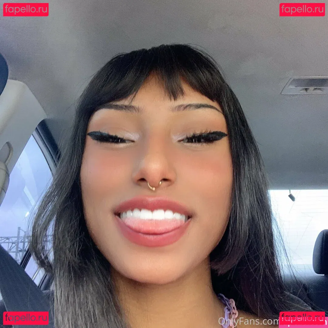 sadgyaru Onlyfans Photo Gallery 