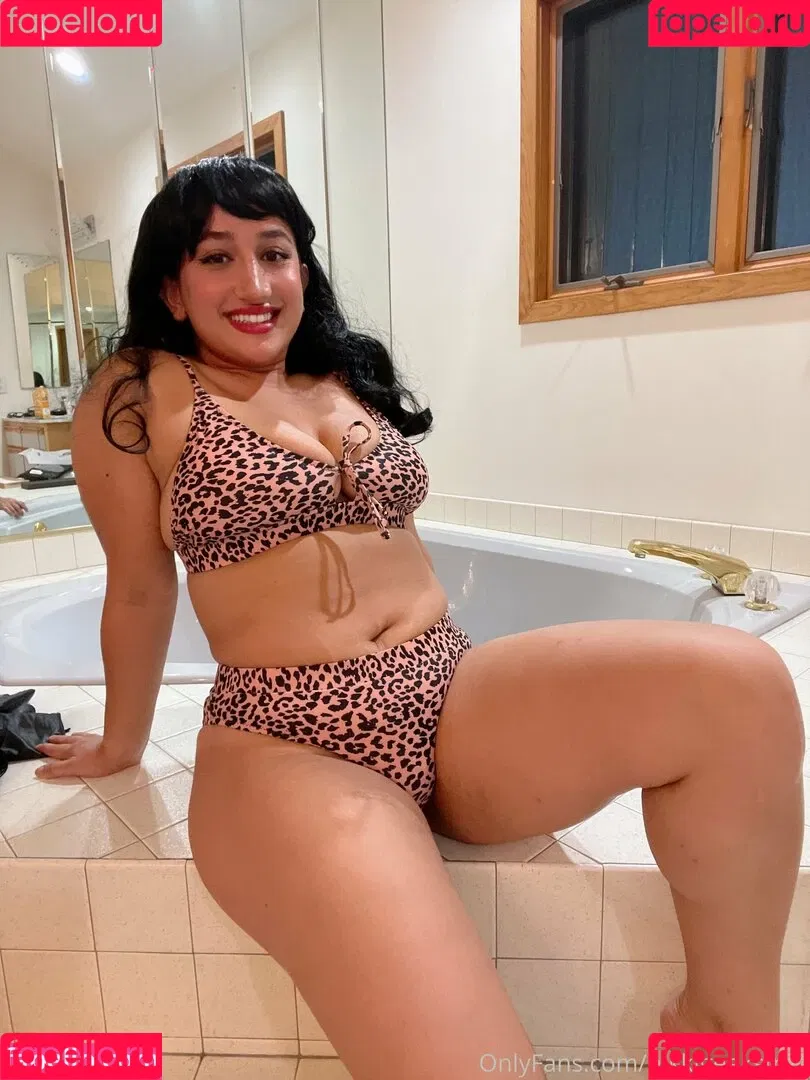 nikkigeeksfree Onlyfans Photo Gallery 