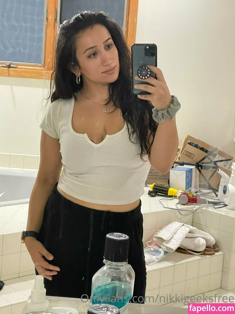 nikkigeeksfree Onlyfans Photo Gallery 