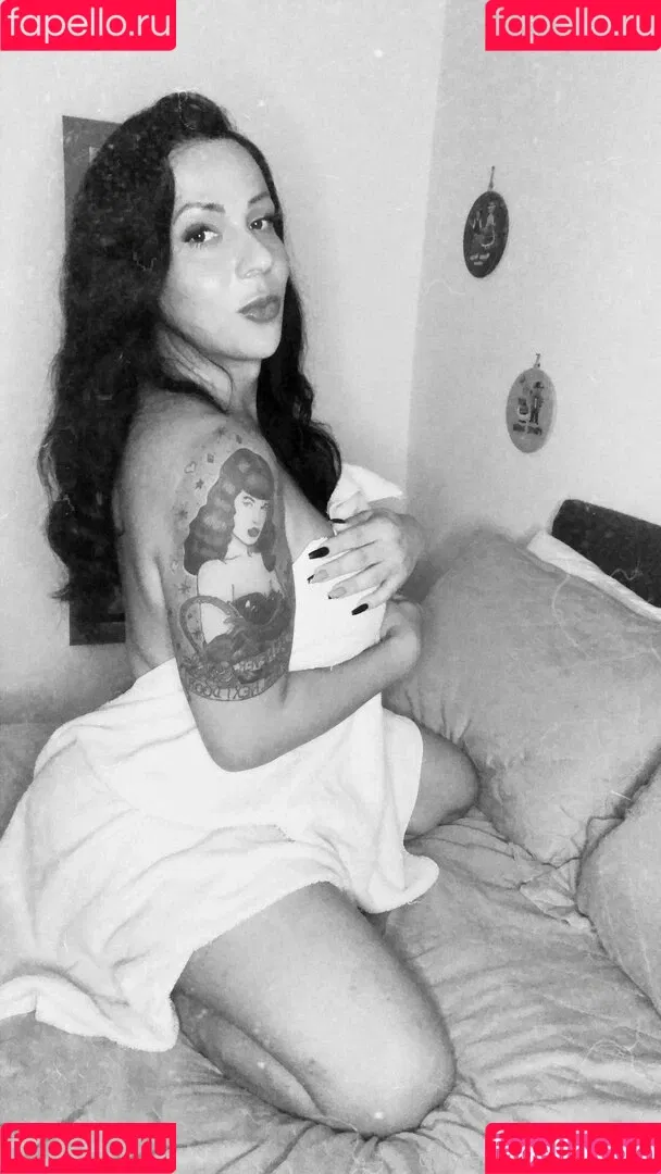 vazrebekah Onlyfans Photo Gallery 