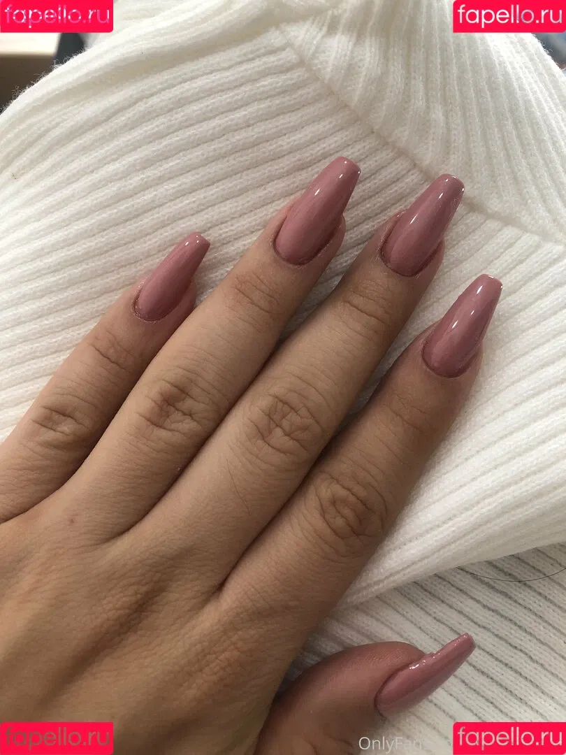 vazrebekah Onlyfans Photo Gallery 