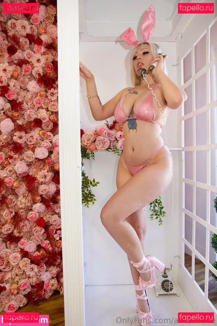 arilovefree Onlyfans Photo Gallery 