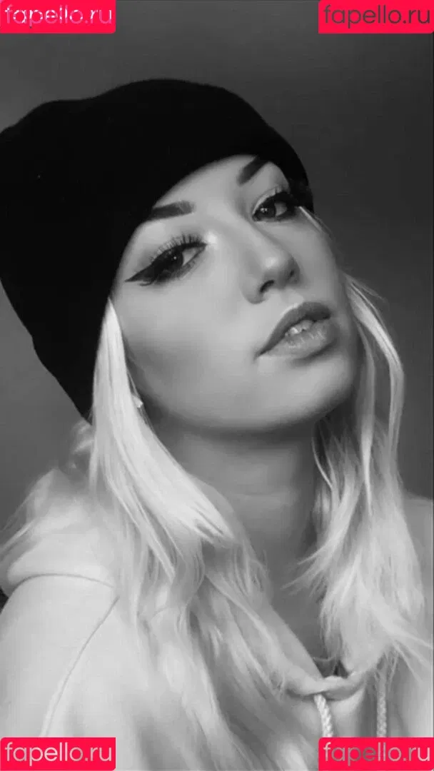 theenicolehammond Onlyfans Photo Gallery 
