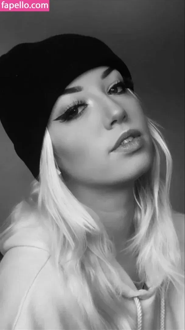 theenicolehammond Onlyfans Photo Gallery 