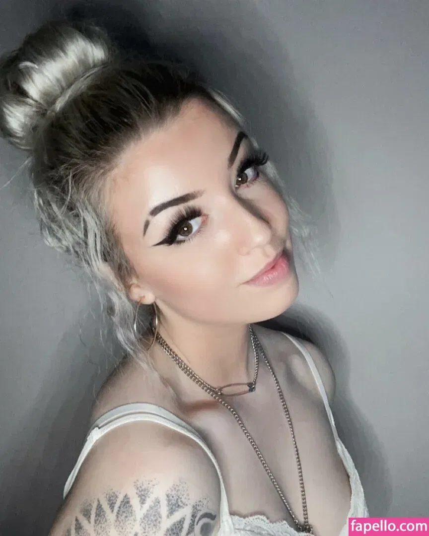 theenicolehammond Onlyfans Photo Gallery 