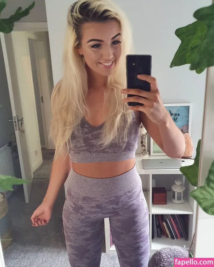 theenicolehammond Onlyfans Photo Gallery 