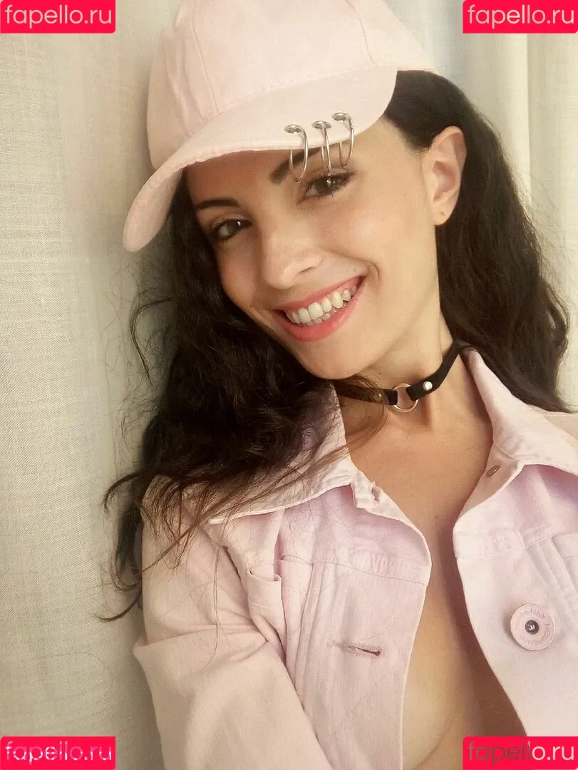 Kafkanya Onlyfans Photo Gallery 