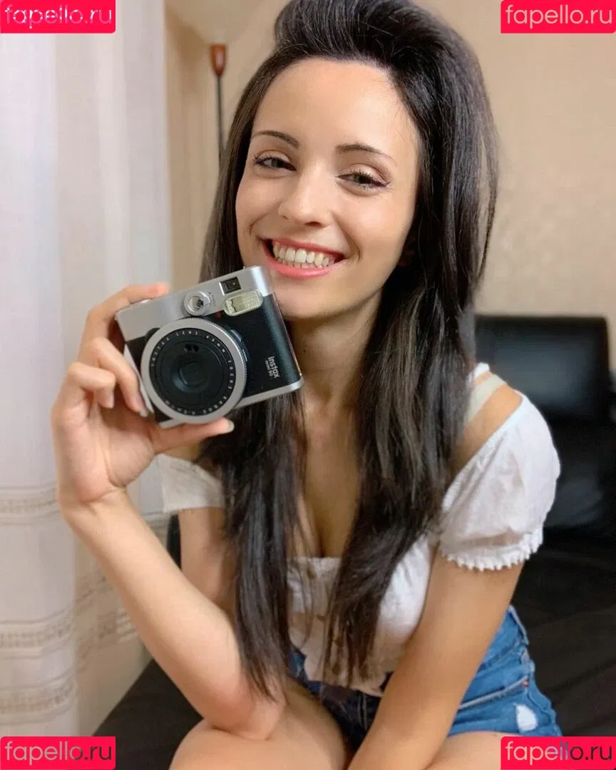 Kafkanya Onlyfans Photo Gallery 