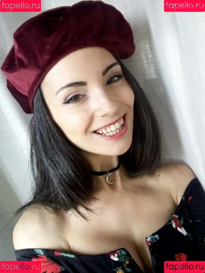 Kafkanya Onlyfans Photo Gallery 
