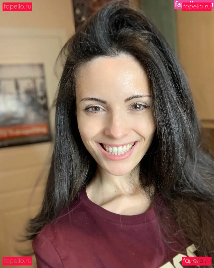 Kafkanya Onlyfans Photo Gallery 