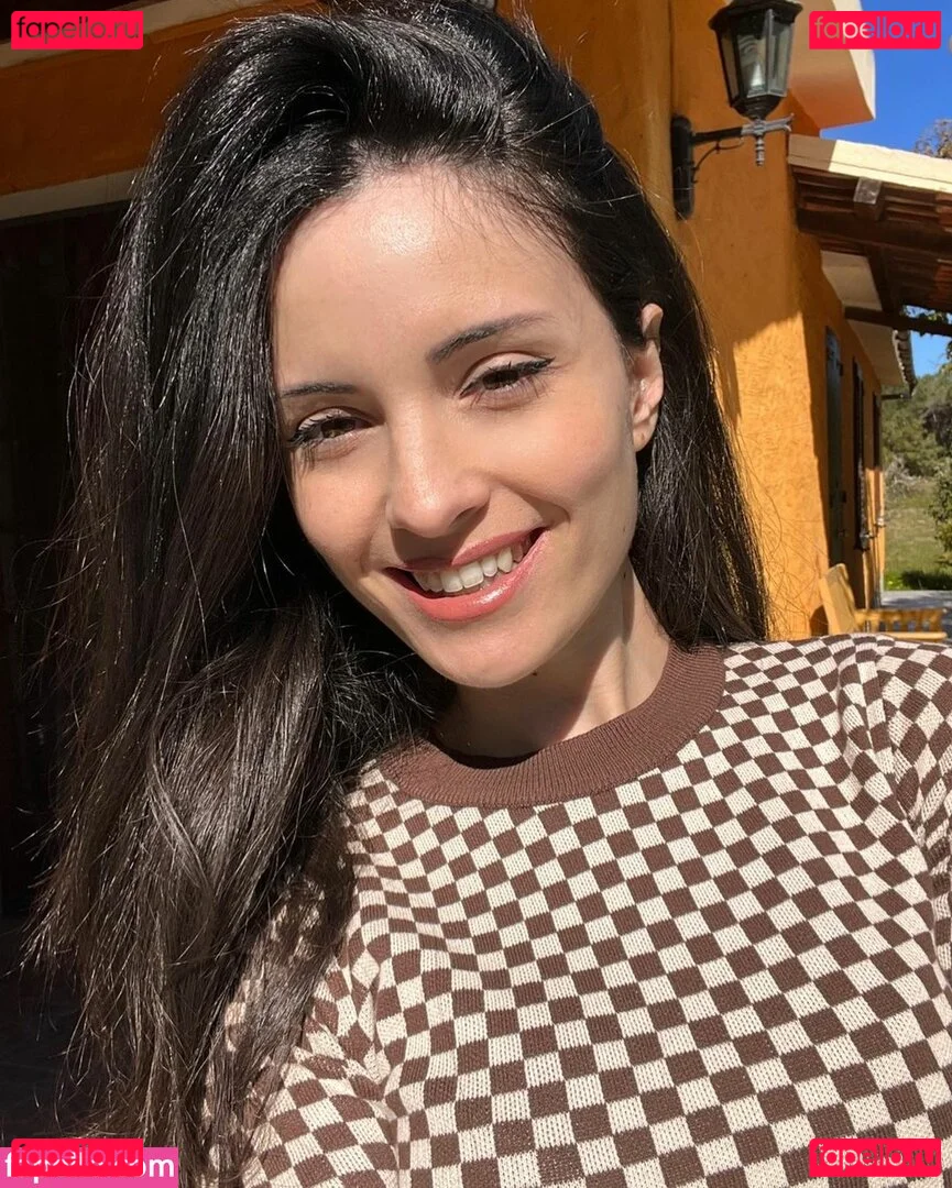 Kafkanya Onlyfans Photo Gallery 