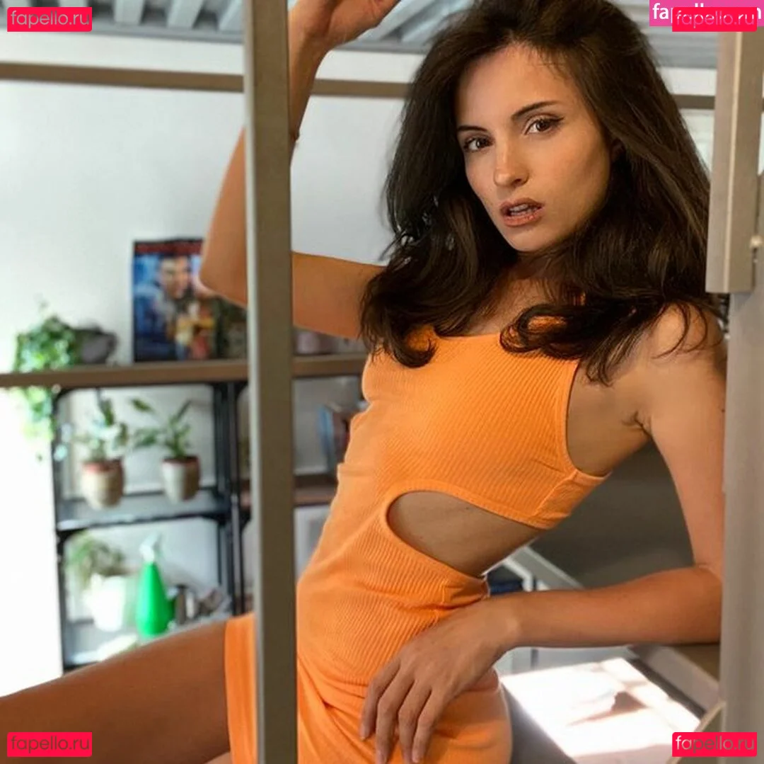 Kafkanya Onlyfans Photo Gallery 