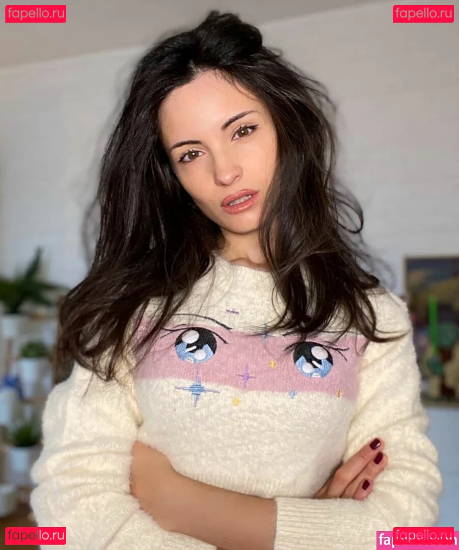 Kafkanya Onlyfans Photo Gallery 