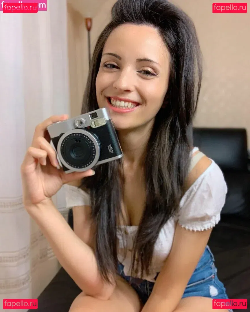 Kafkanya Onlyfans Photo Gallery 