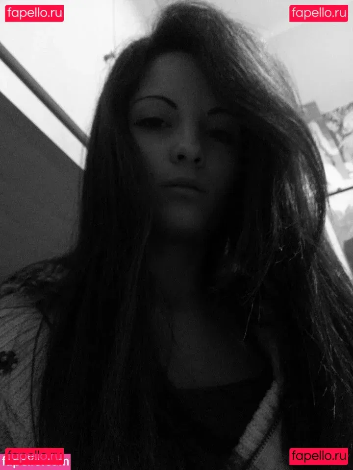 Kafkanya Onlyfans Photo Gallery 