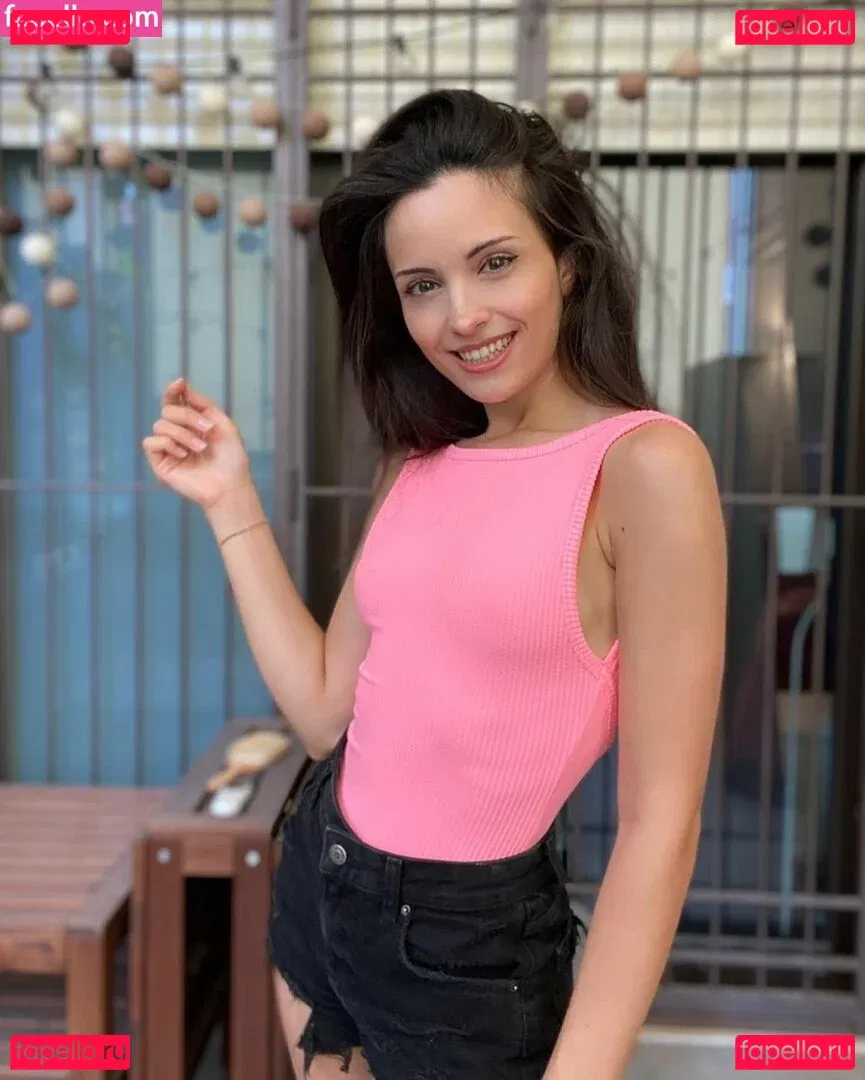 Kafkanya Onlyfans Photo Gallery 