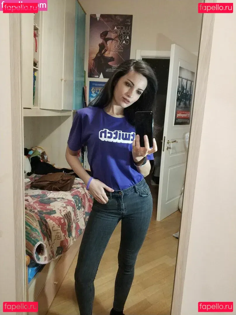 Kafkanya Onlyfans Photo Gallery 