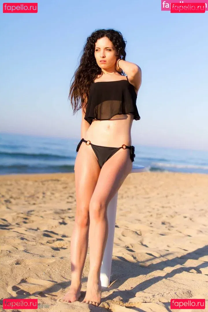 Kafkanya Onlyfans Photo Gallery 