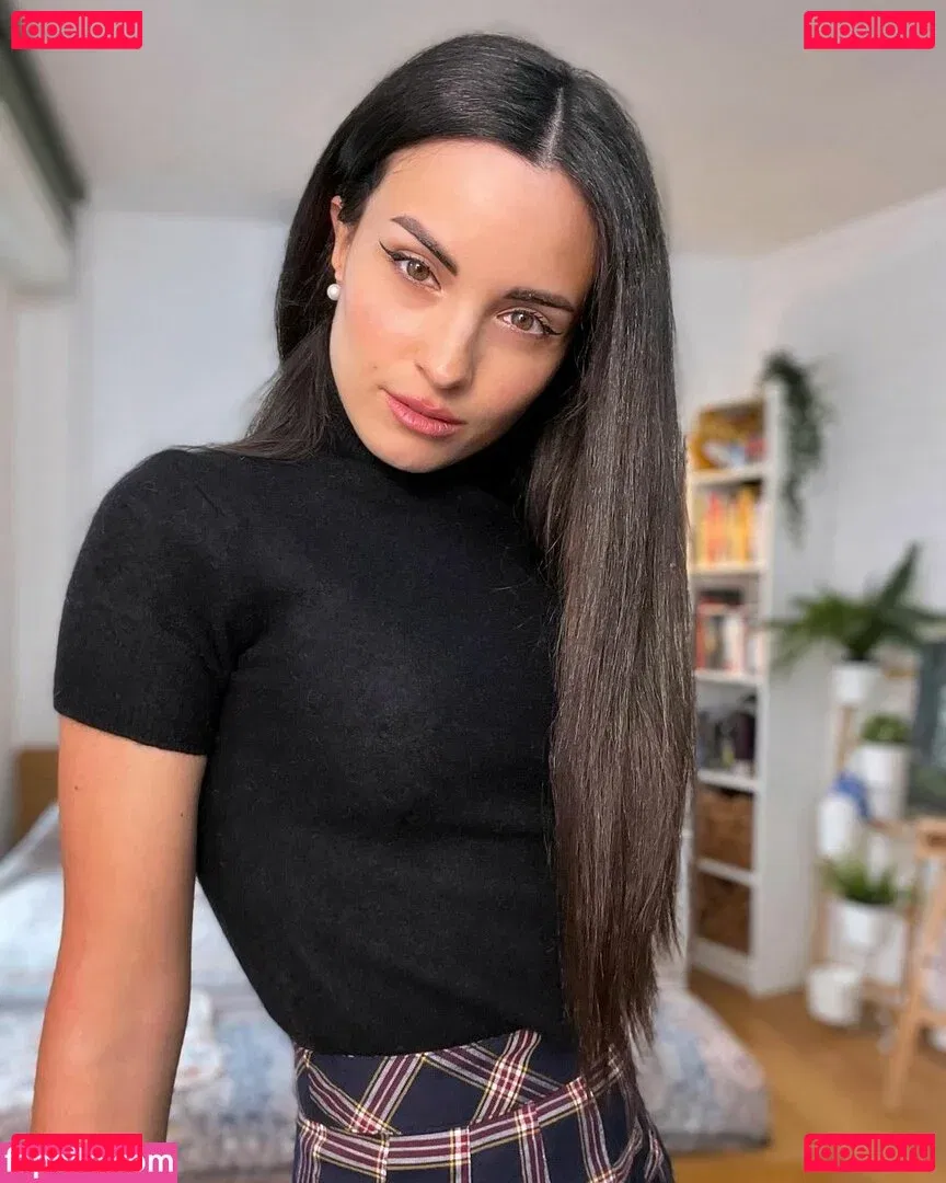 Kafkanya Onlyfans Photo Gallery 