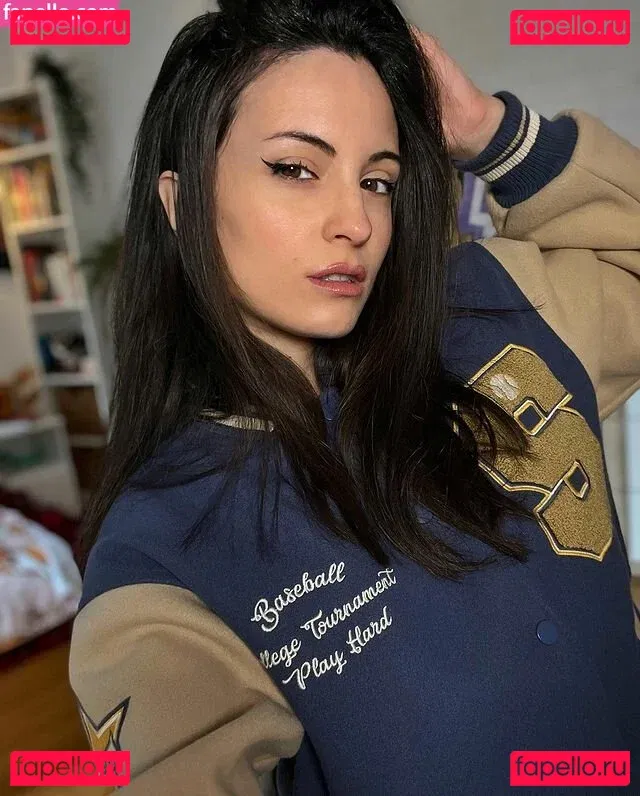 Kafkanya Onlyfans Photo Gallery 