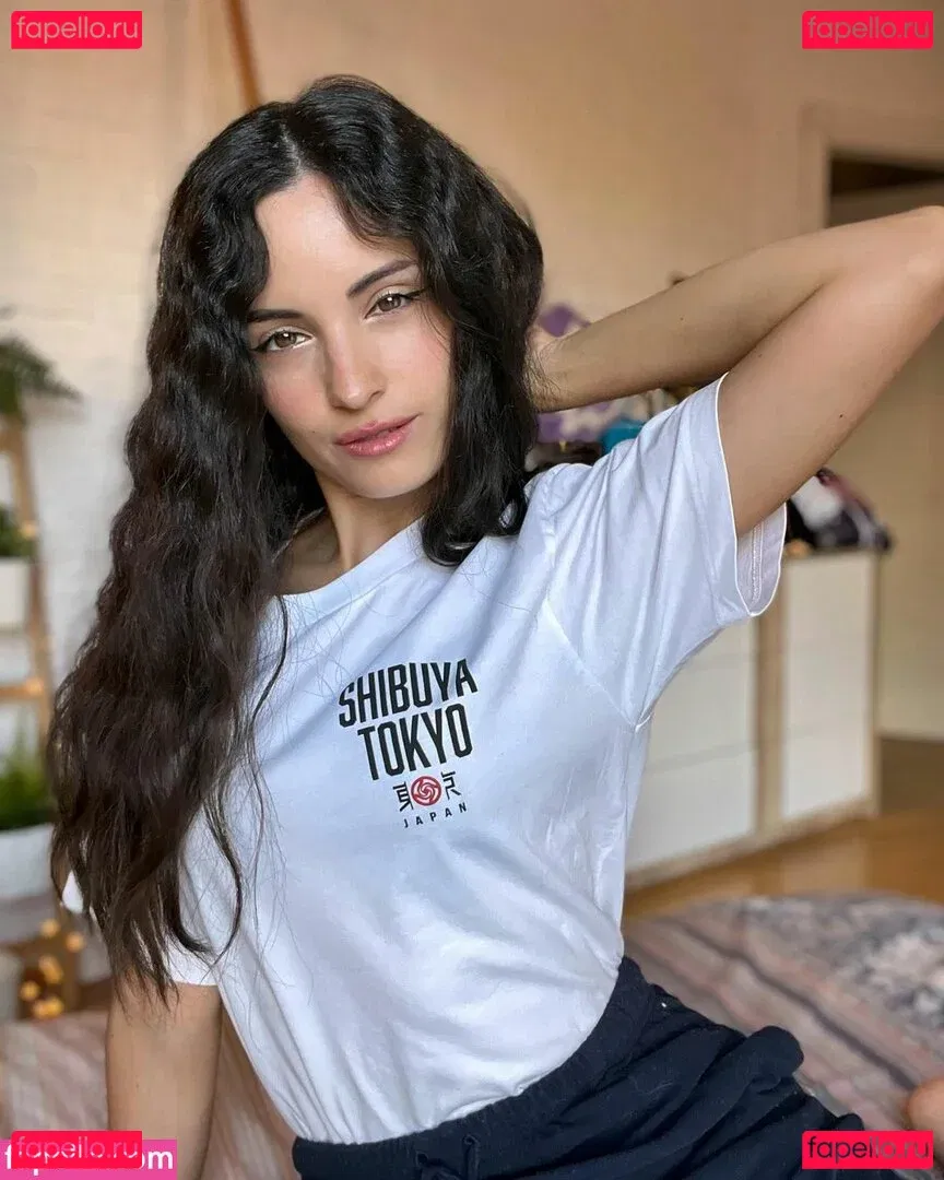 Kafkanya Onlyfans Photo Gallery 