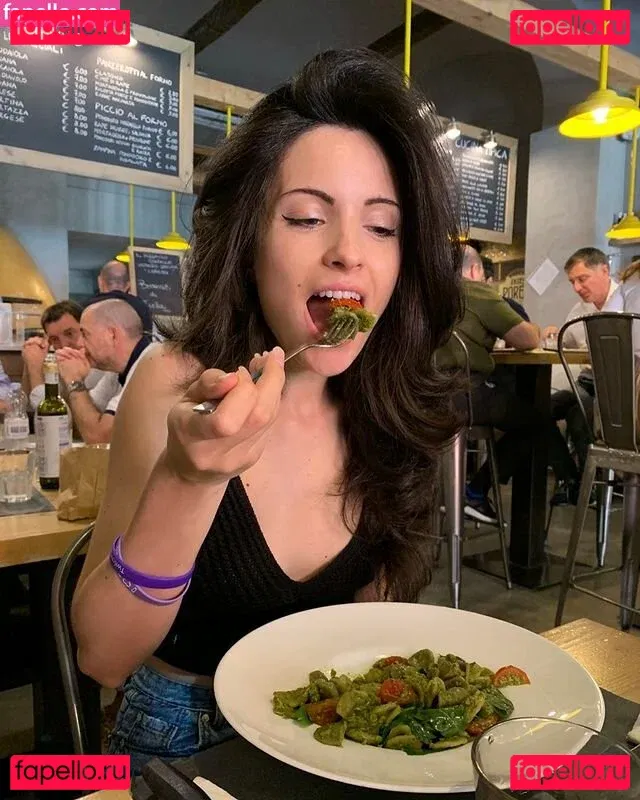 Kafkanya Onlyfans Photo Gallery 