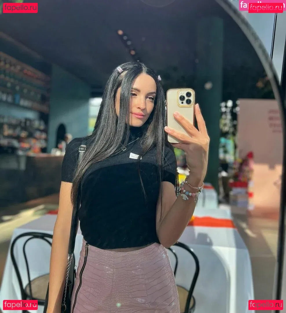 Kafkanya Onlyfans Photo Gallery 