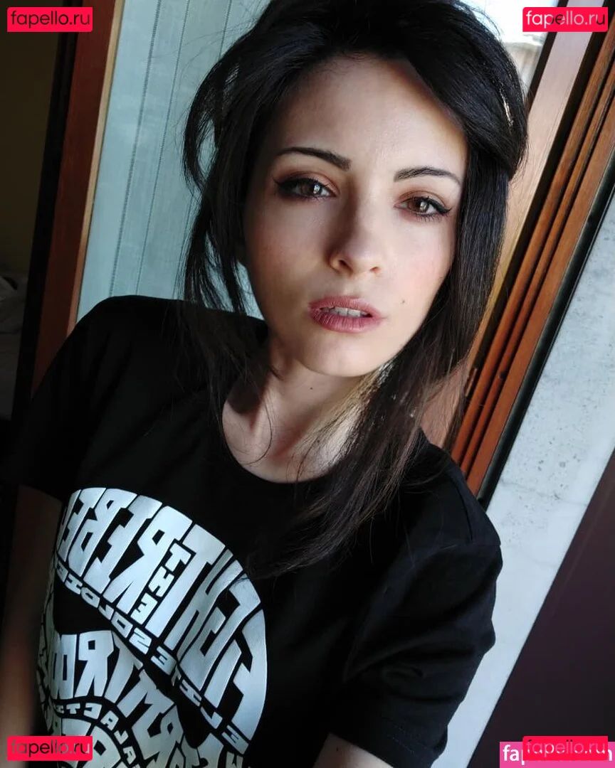 Kafkanya Onlyfans Photo Gallery 