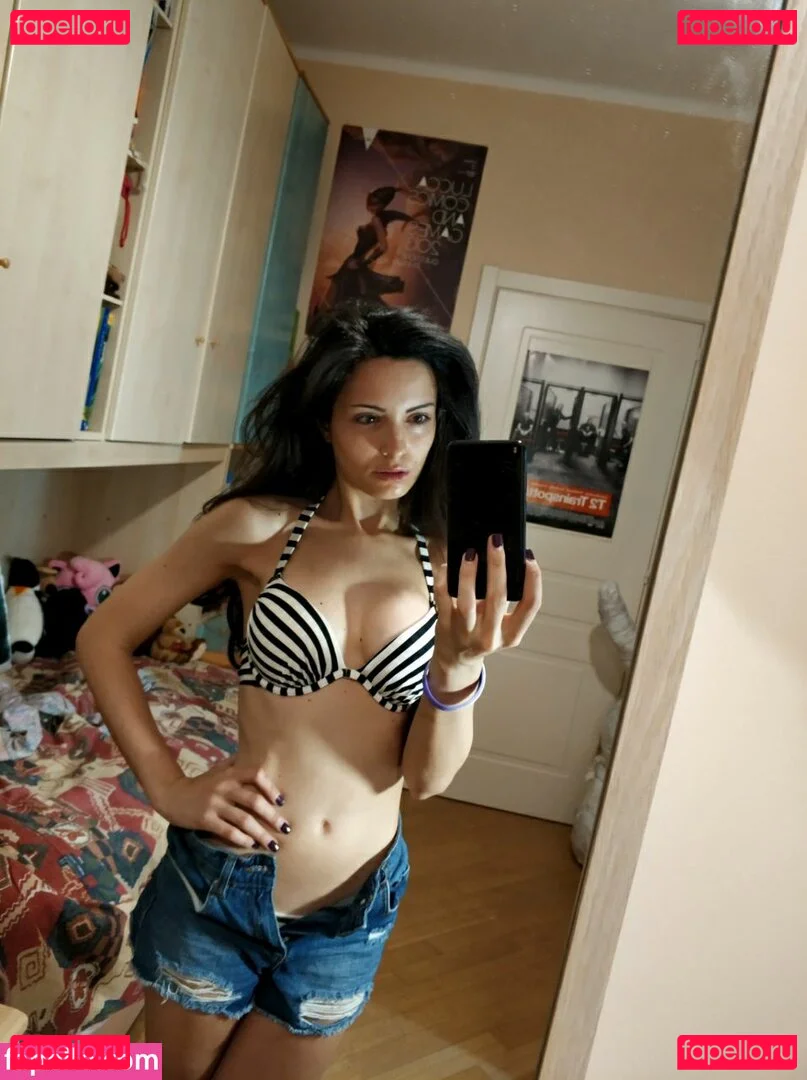 Kafkanya Onlyfans Photo Gallery 