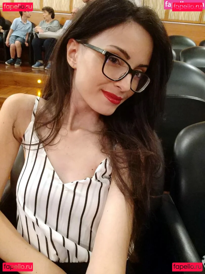 Kafkanya Onlyfans Photo Gallery 