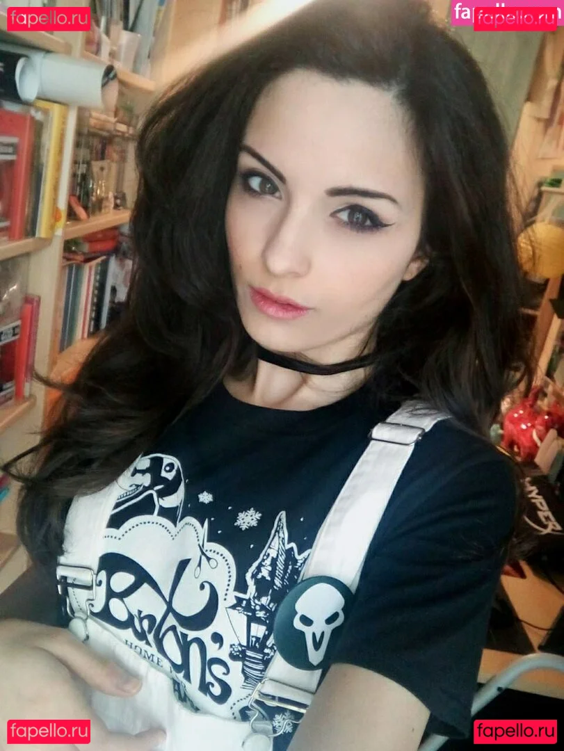 Kafkanya Onlyfans Photo Gallery 