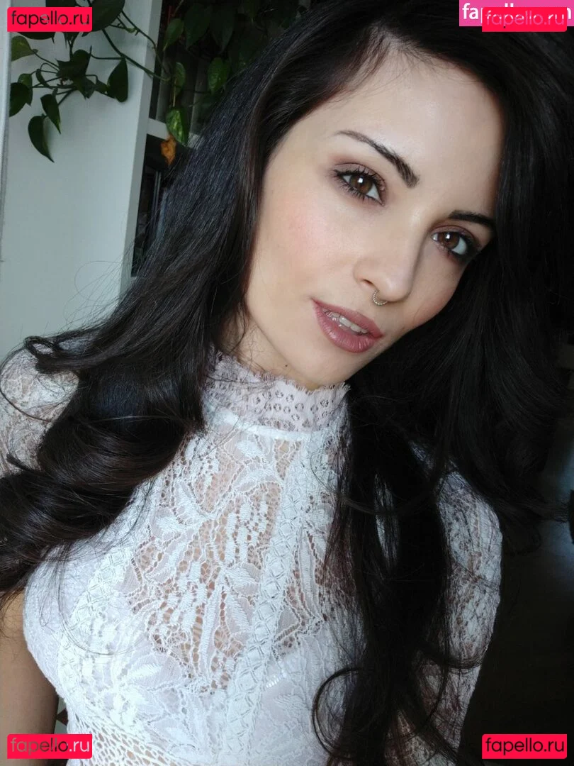 Kafkanya Onlyfans Photo Gallery 