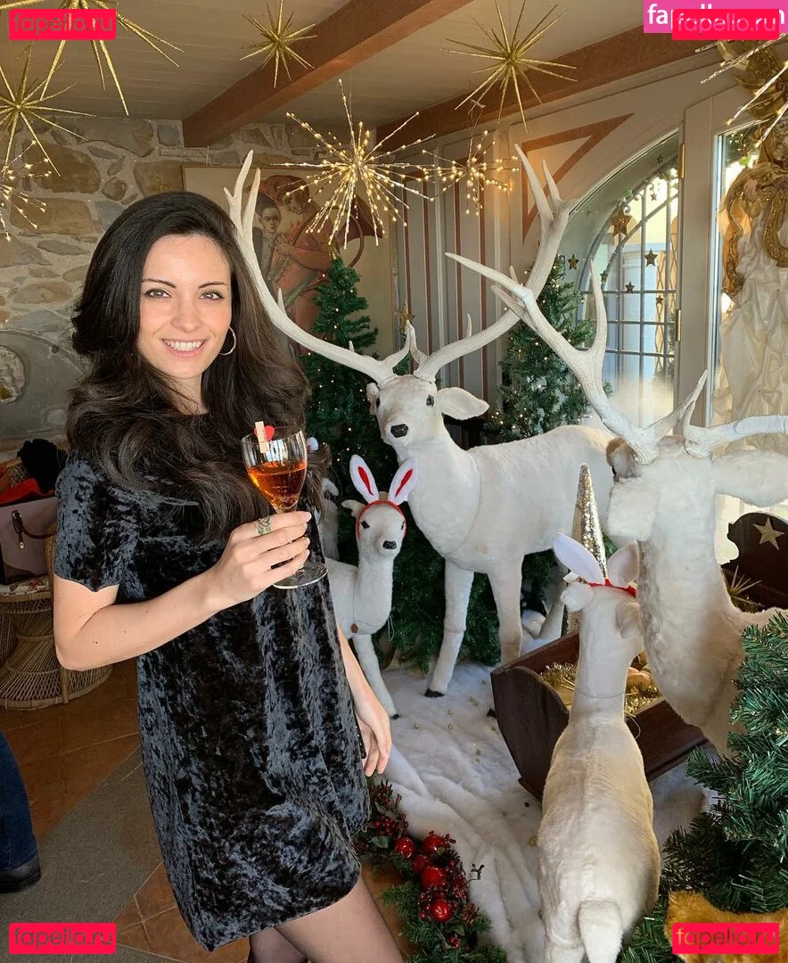 Kafkanya Onlyfans Photo Gallery 