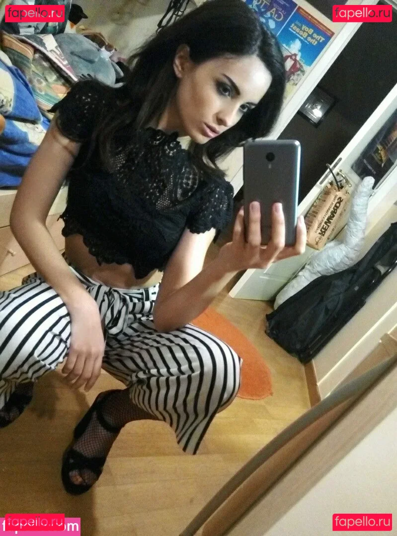 Kafkanya Onlyfans Photo Gallery 