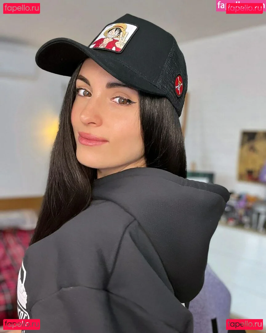 Kafkanya Onlyfans Photo Gallery 