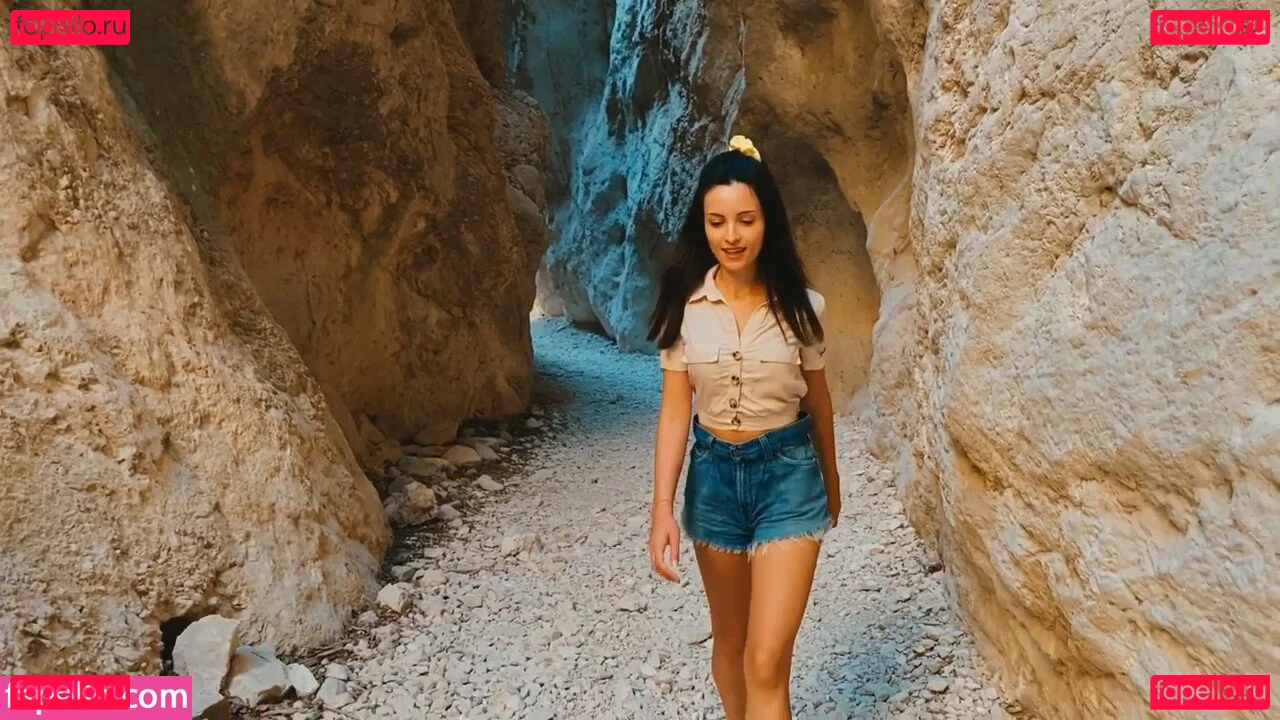 Kafkanya Onlyfans Photo Gallery 