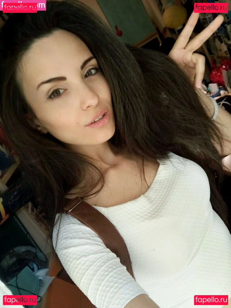 Kafkanya Onlyfans Photo Gallery 