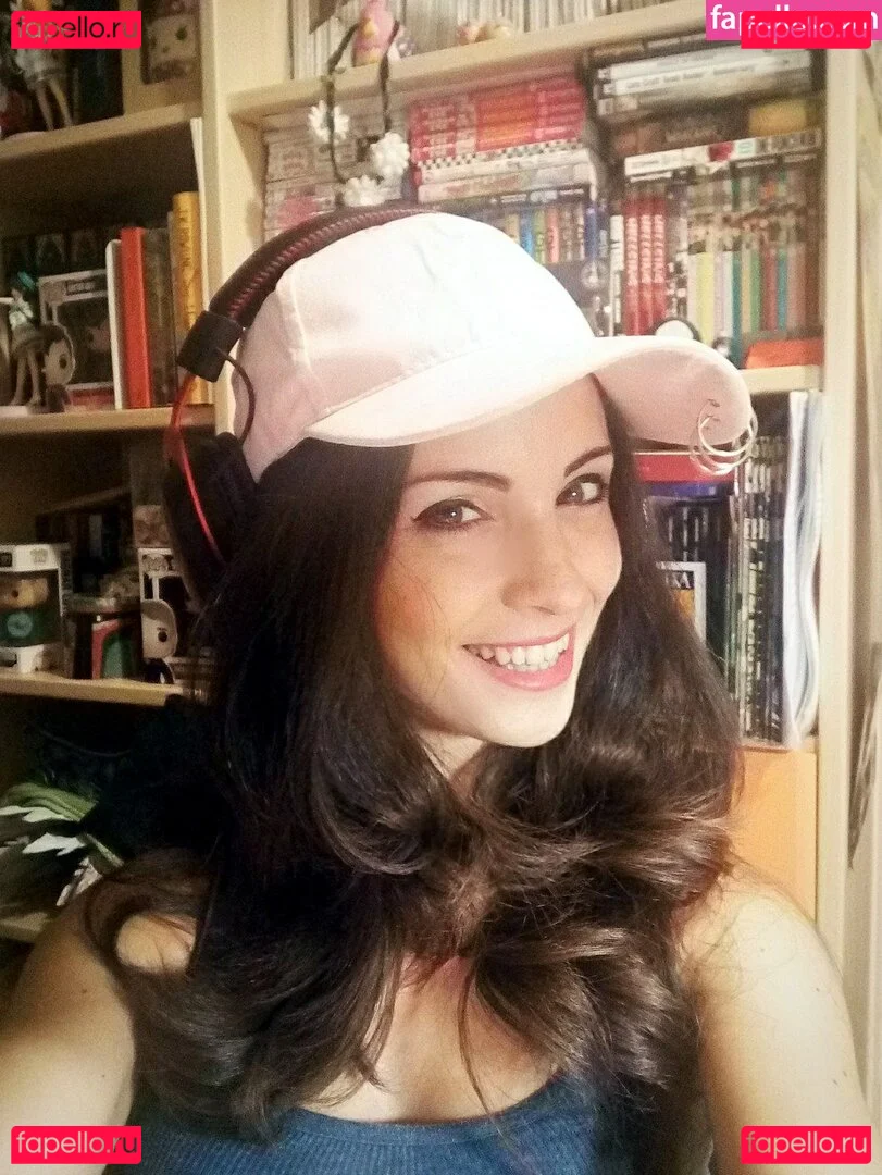 Kafkanya Onlyfans Photo Gallery 