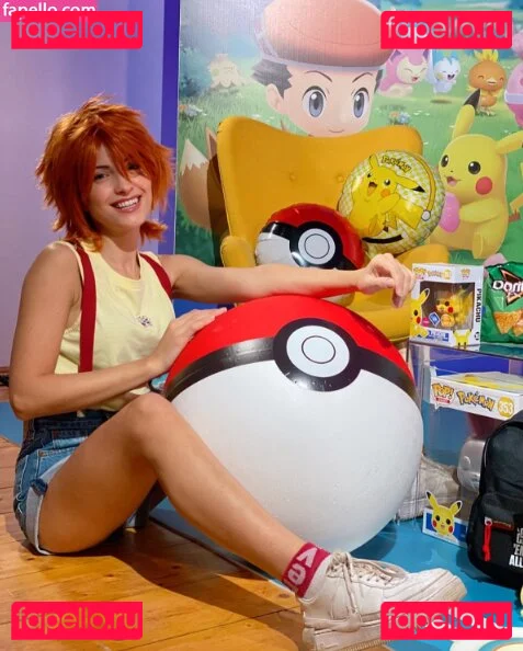 Kafkanya Onlyfans Photo Gallery 