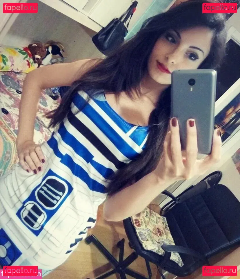 Kafkanya Onlyfans Photo Gallery 